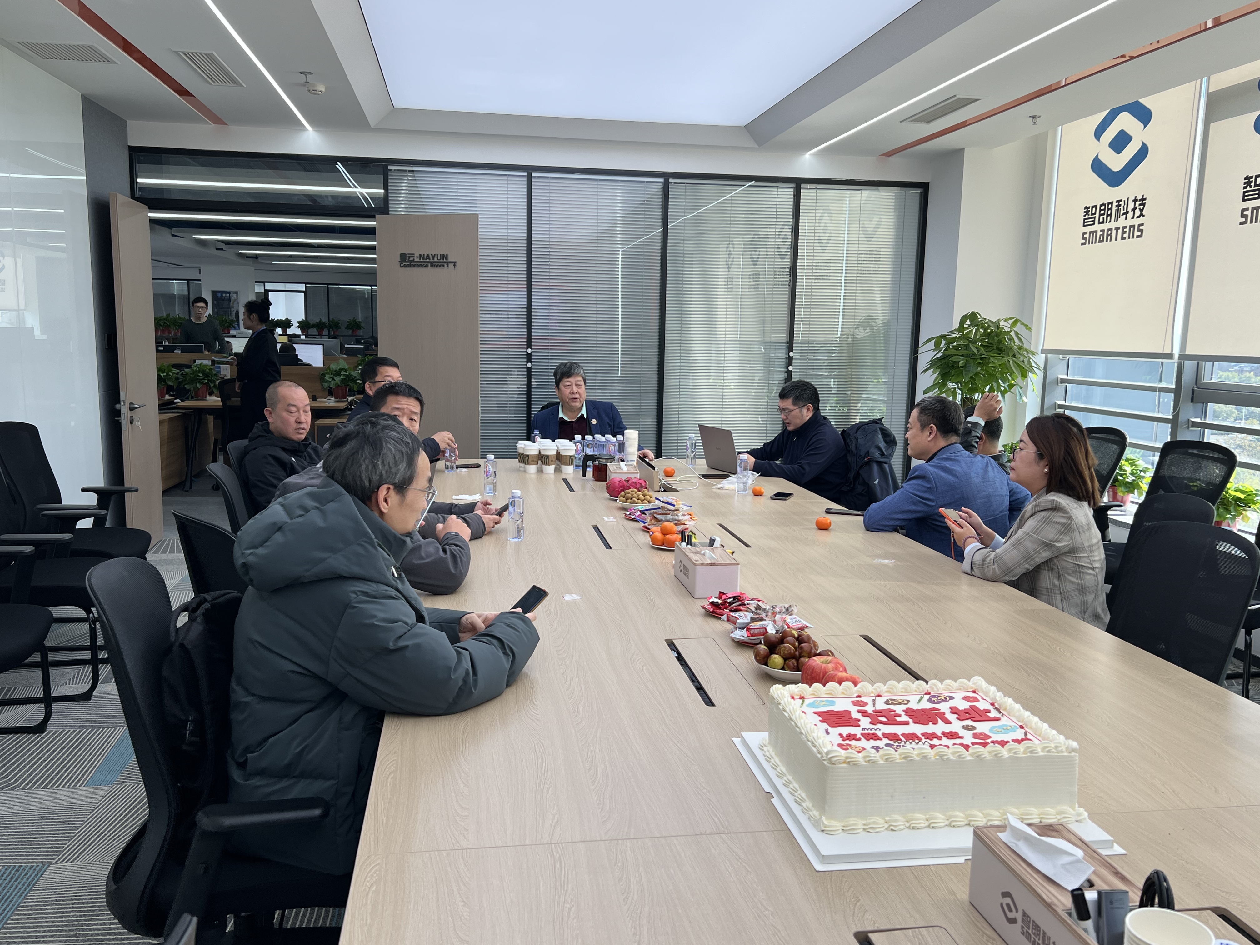 我司领导陈尔凡教授应邀参加沈阳智朗科技有限公司迁新址庆典，并参观该公司科研成果和新产品。