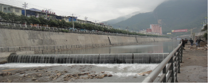 气盾坝在贵州柏果河道污染治理上做出了突出贡献1996.png